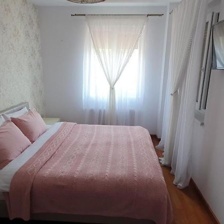 John'S Apartment อัลบายูเลีย ภายนอก รูปภาพ